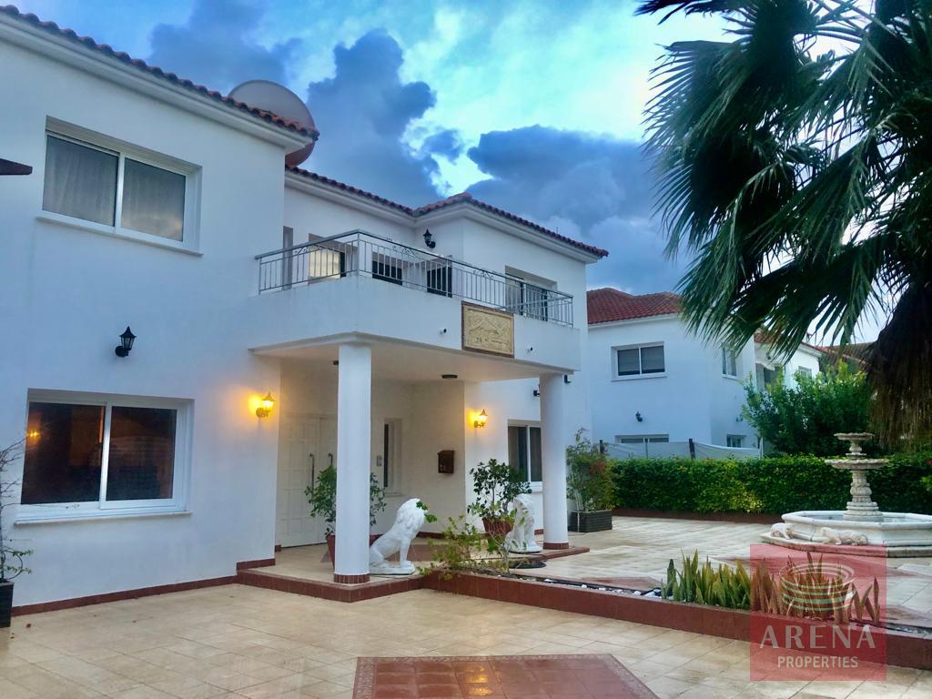 Villa for rent 450 m² in Perivolia Larnakas, Larnaca
