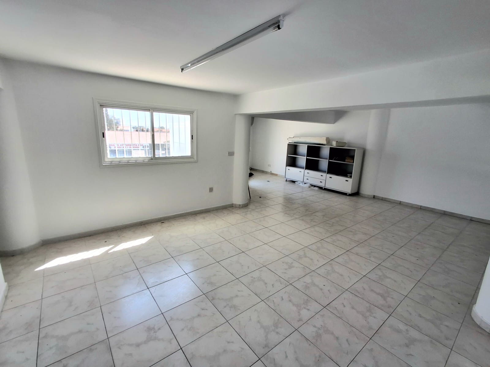 Commercial properties 220 m² for rent in Aradippou - Apostolos Loukas, Larnaca