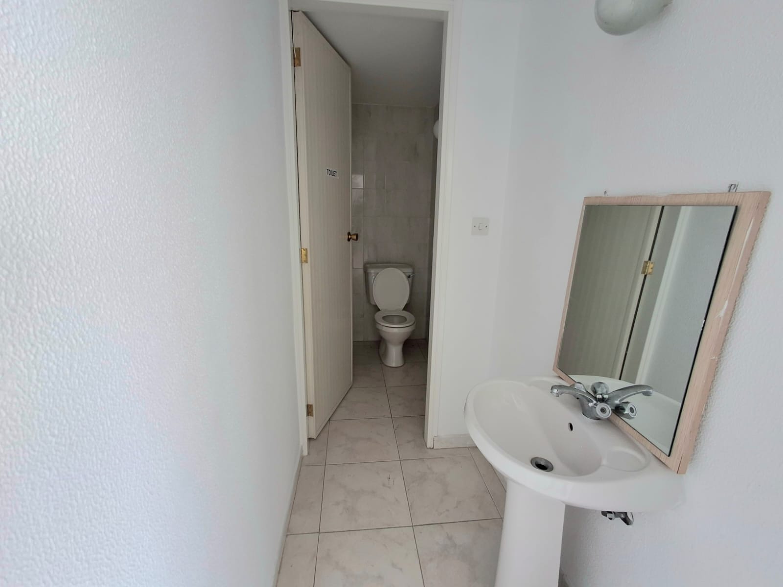 Commercial properties 220 m² for rent in Aradippou - Apostolos Loukas, Larnaca
