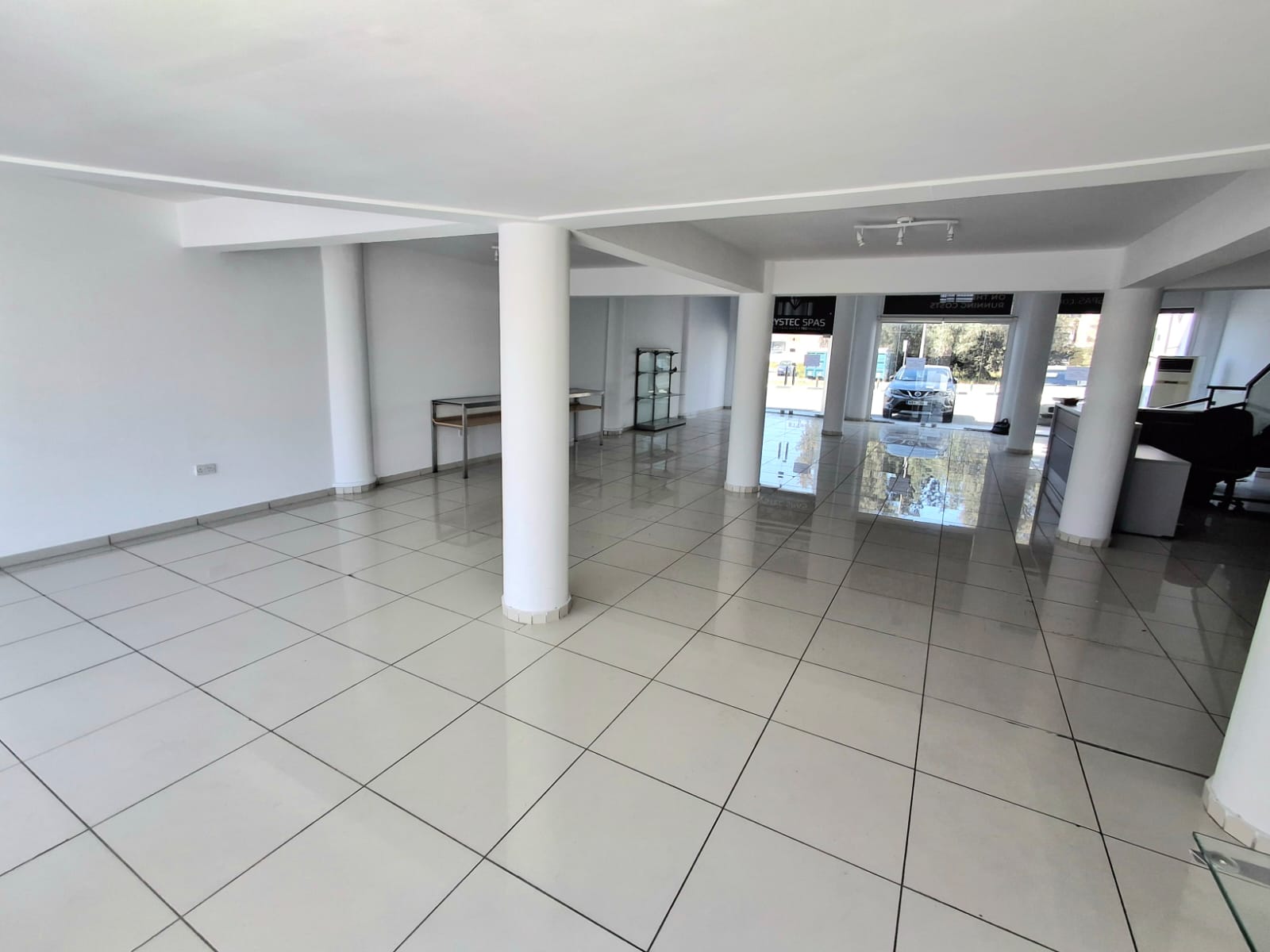 Commercial properties 220 m² for rent in Aradippou - Apostolos Loukas, Larnaca