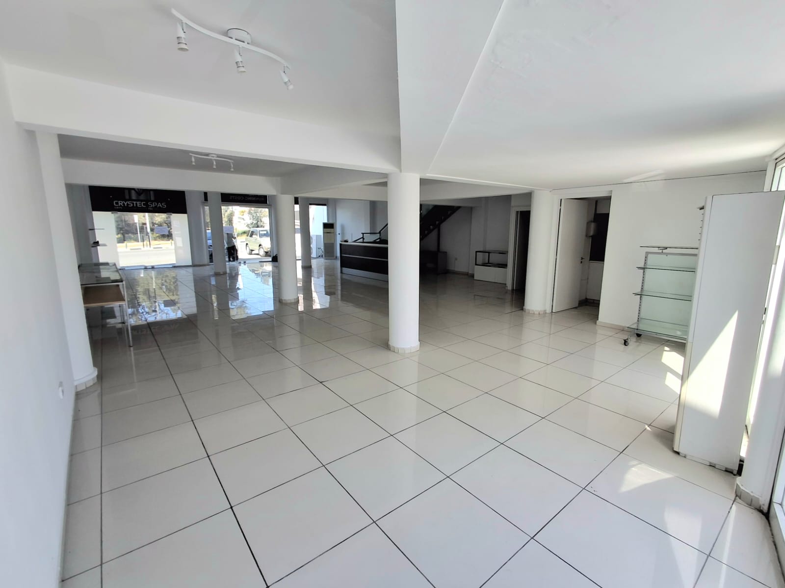 Commercial properties 220 m² for rent in Aradippou - Apostolos Loukas, Larnaca