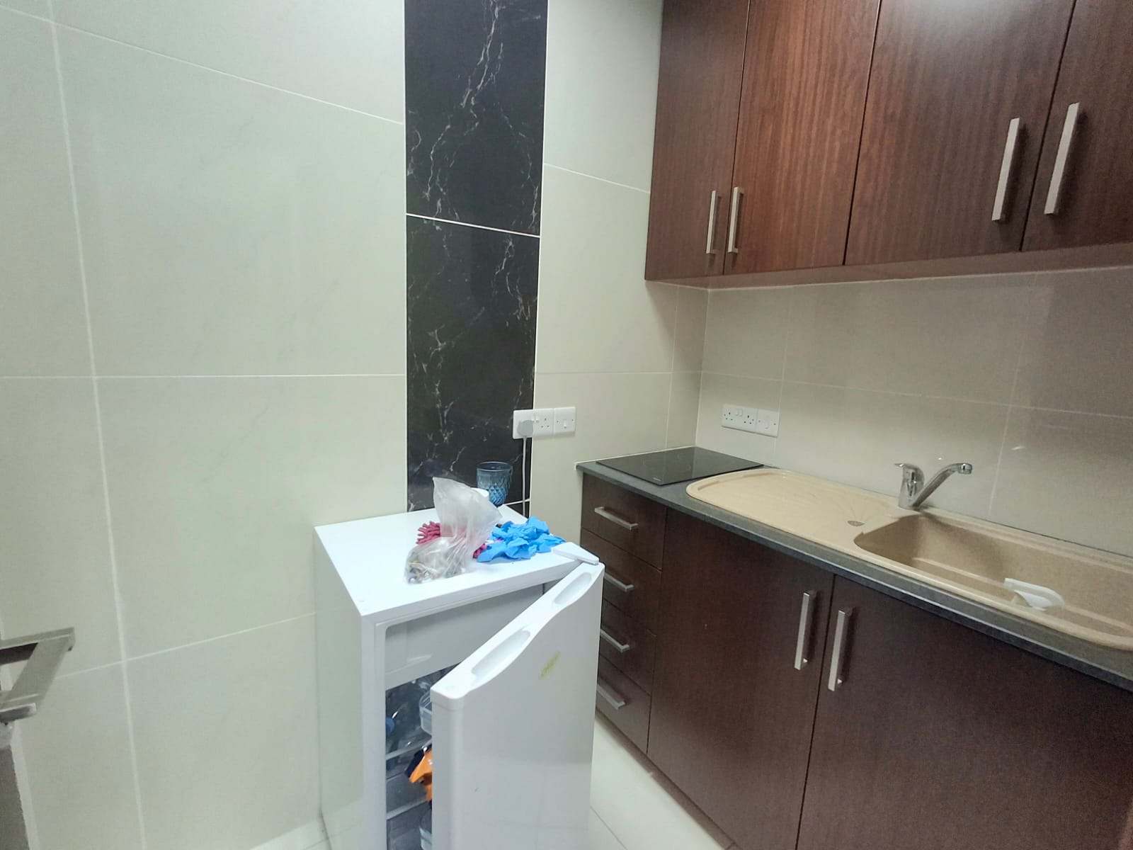 Здание 97 м² в аренду в Aradippou - Apostolos Loukas, Larnaca