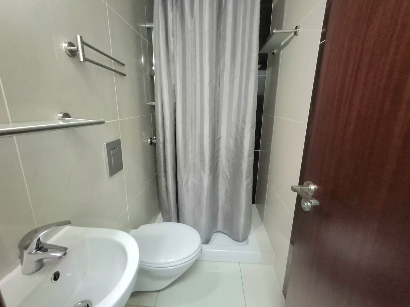 Здание 97 м² в аренду в Aradippou - Apostolos Loukas, Larnaca