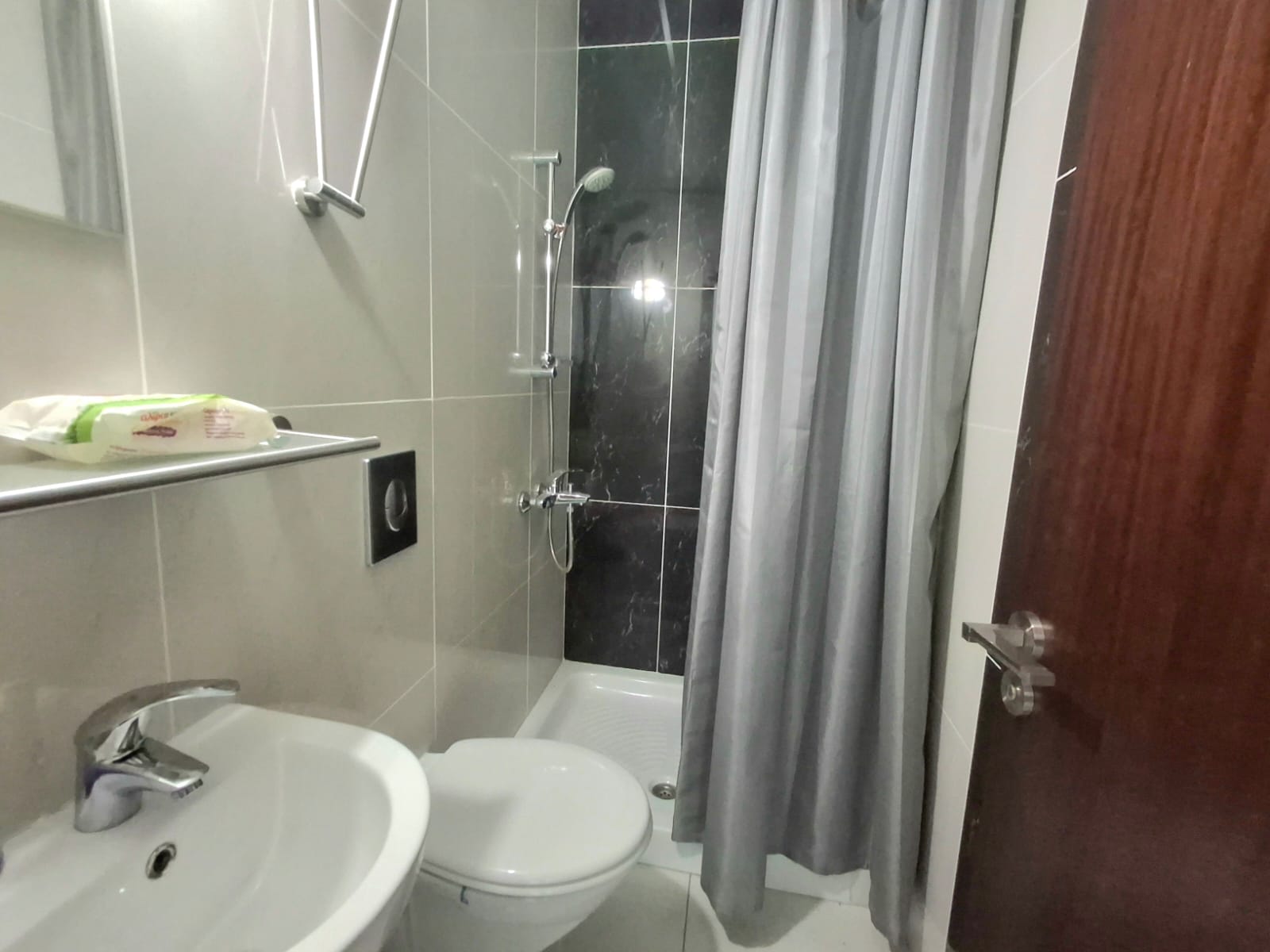 Здание 97 м² в аренду в Aradippou - Apostolos Loukas, Larnaca